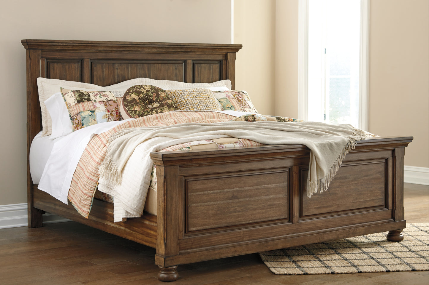 Flynnter Panel Bed With Mirrored Dresser, Chest And 2 Nightstands
