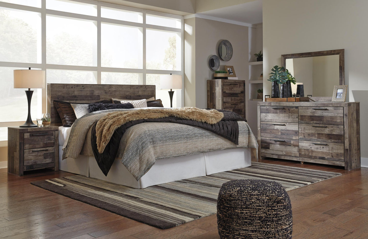 Derekson King Panel Headboard Bed with Mirrored Dresser, Chest and Nightstand